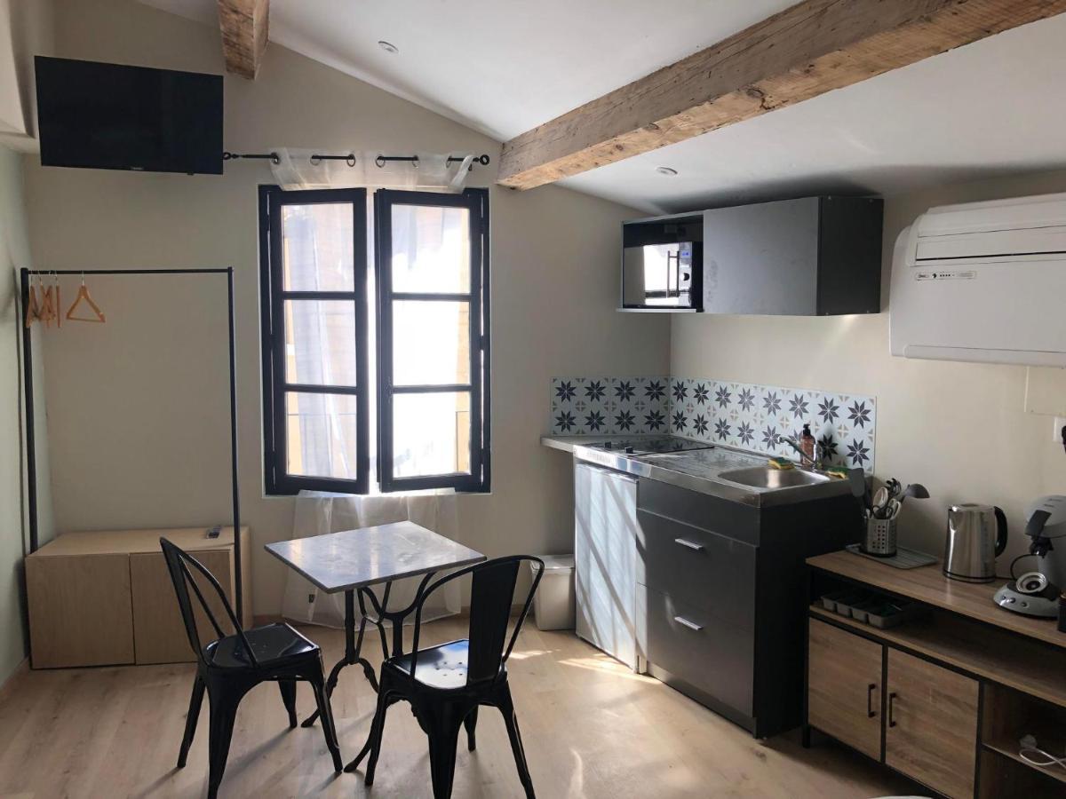 Arles: Studio De La Place ภายนอก รูปภาพ