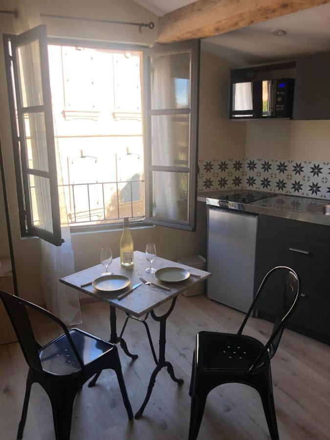 Arles: Studio De La Place ภายนอก รูปภาพ