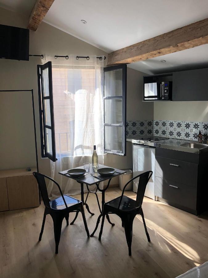 Arles: Studio De La Place ภายนอก รูปภาพ